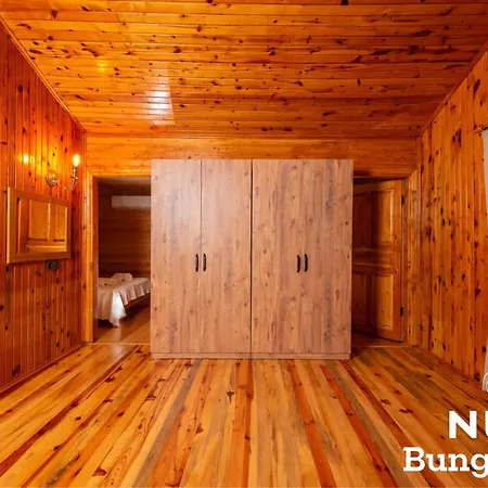Bed & Breakfast Nun Bungalove 4*