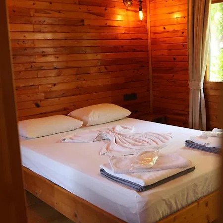 Nun Bungalove 4*